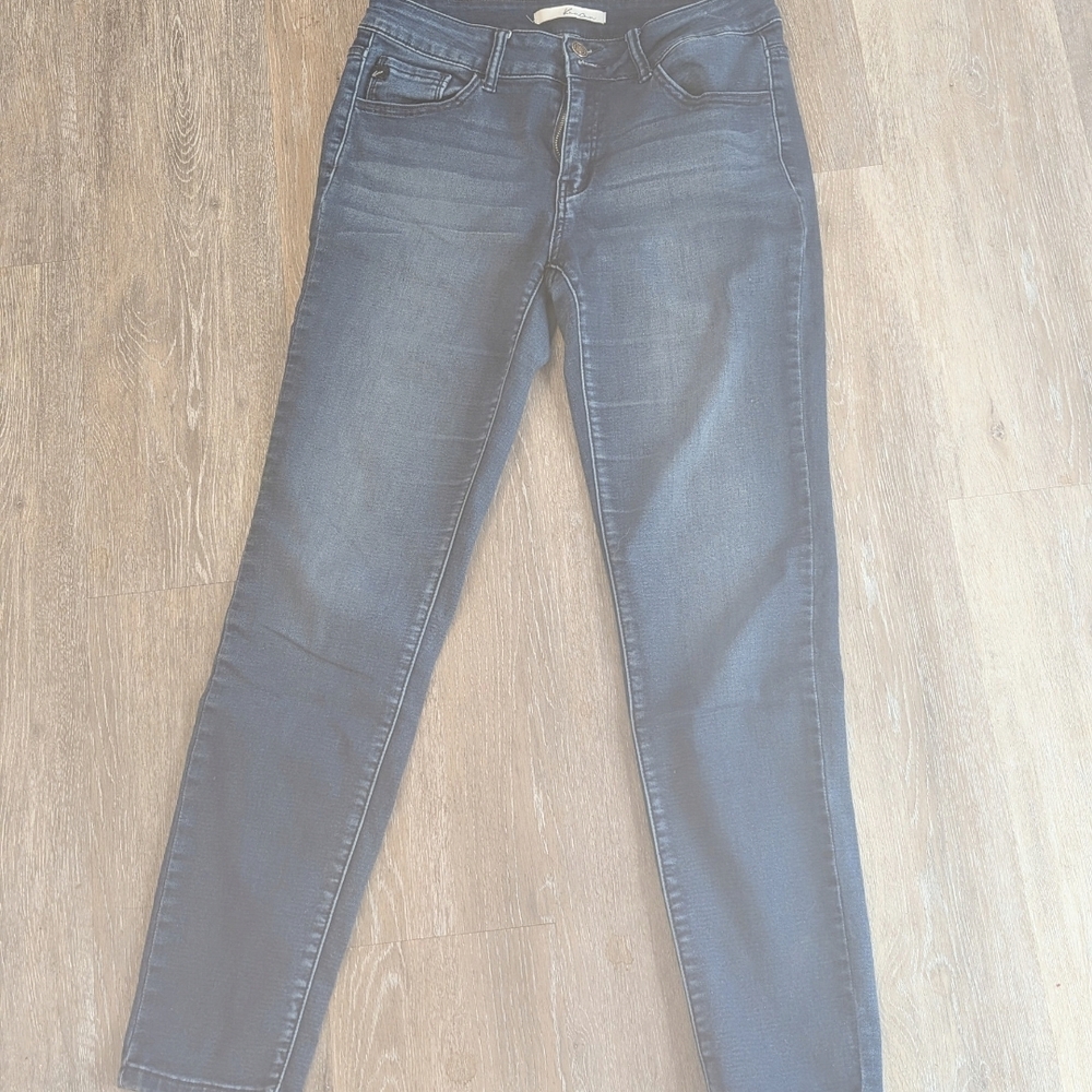 Sleek Indigo Women's Skinny Jeans